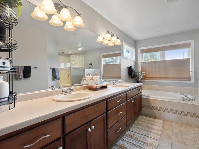 2690 PRAIRIE GARDEN TRAIL, Green Bay, WI 54313