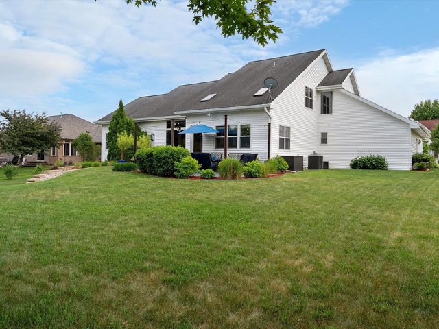 2690 PRAIRIE GARDEN TRAIL, Green Bay, WI 54313