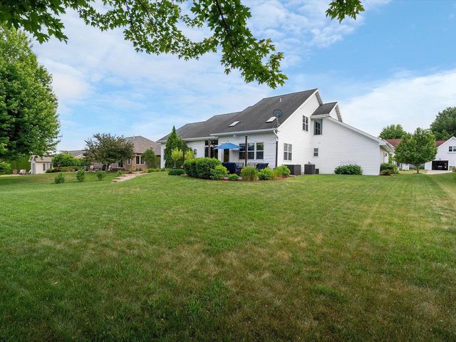 2690 PRAIRIE GARDEN TRAIL, Green Bay, WI 54313
