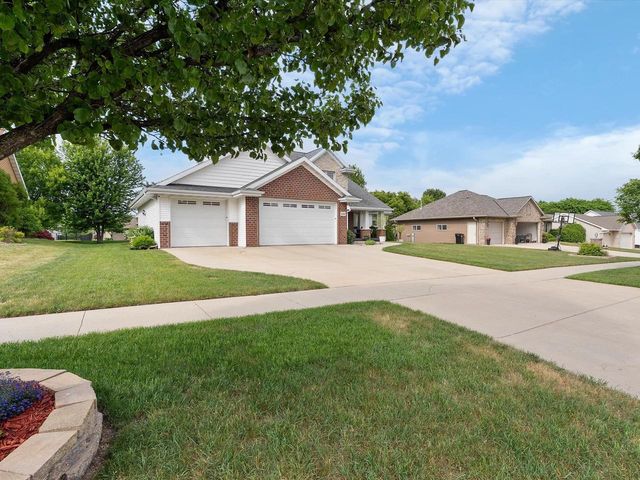2690 PRAIRIE GARDEN TRAIL, Green Bay, WI 54313