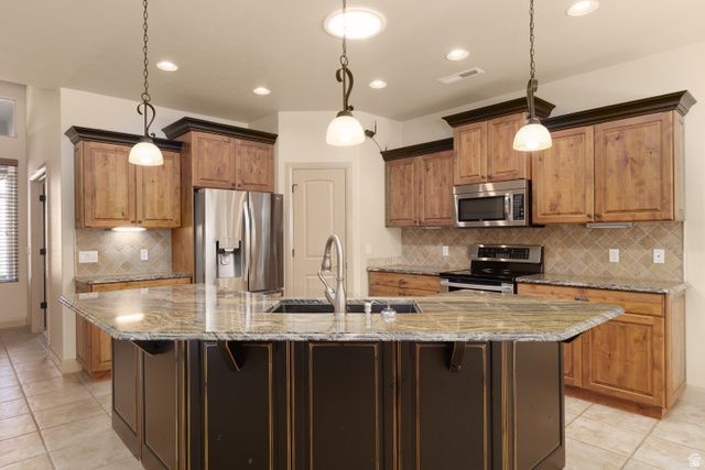 488 E 1525 S, Washington, UT 84780