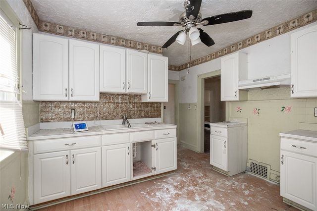17200 Endora Road, Cleveland, OH 44112