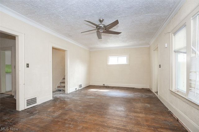 17200 Endora Road, Cleveland, OH 44112