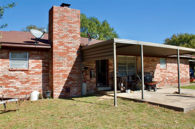 348 W Maple Lane, Atoka, OK 74525