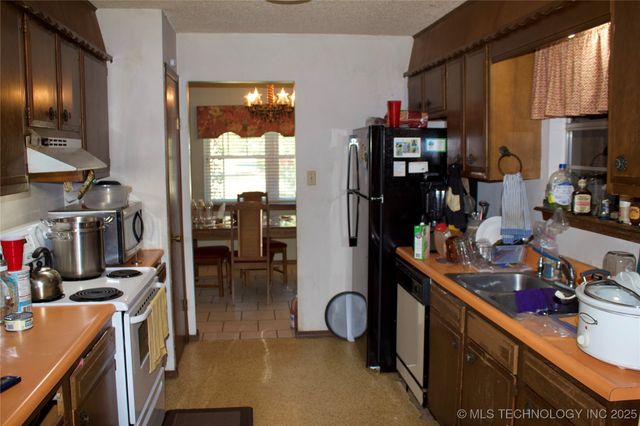 348 W Maple Lane, Atoka, OK 74525