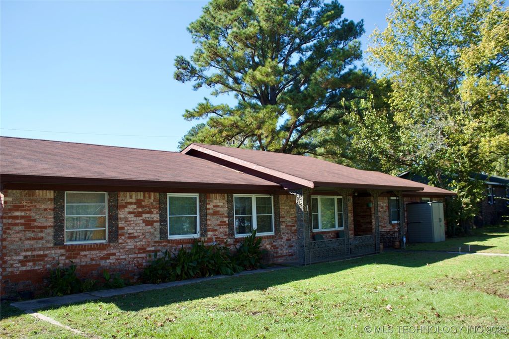 348 W Maple Lane, Atoka, OK 74525