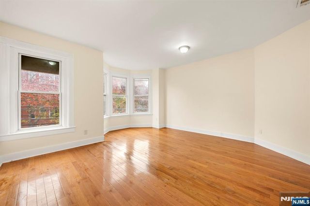 108 13th Street, Newark, NJ 07107