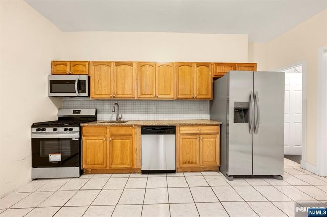 108 13th Street, Newark, NJ 07107