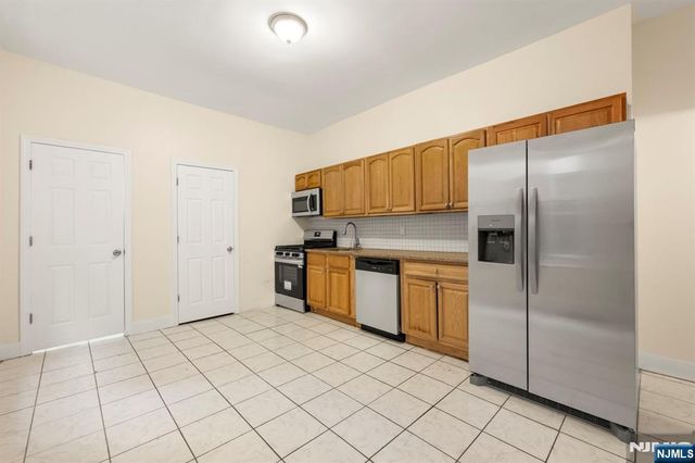 108 13th Street, Newark, NJ 07107