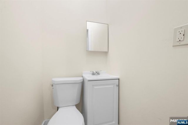 108 13th Street, Newark, NJ 07107