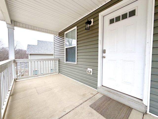 925 Woody Hills Dr, Clarksville, TN 37040