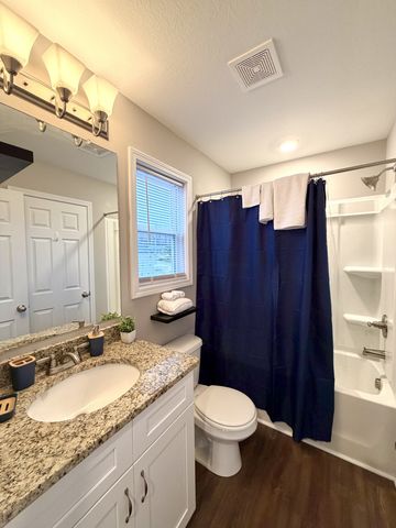 925 Woody Hills Dr, Clarksville, TN 37040