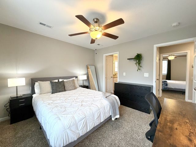 925 Woody Hills Dr, Clarksville, TN 37040