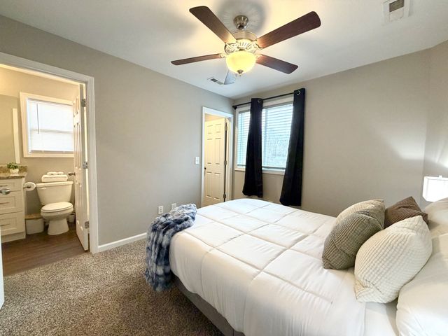 925 Woody Hills Dr, Clarksville, TN 37040