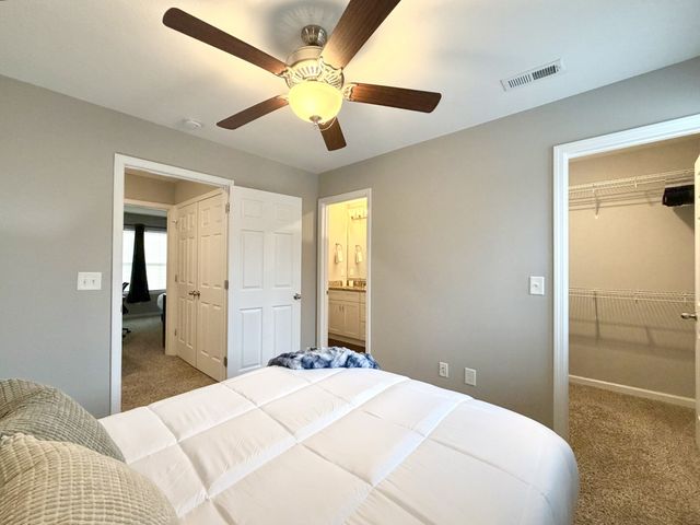 925 Woody Hills Dr, Clarksville, TN 37040