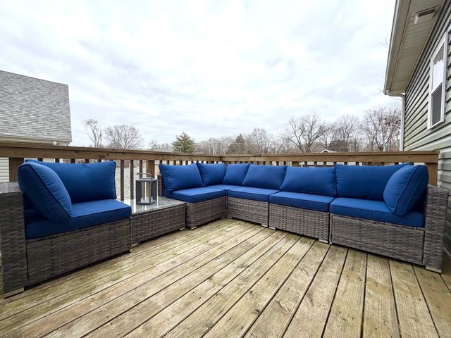 925 Woody Hills Dr, Clarksville, TN 37040