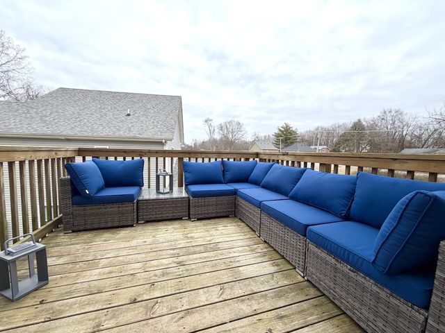 925 Woody Hills Dr, Clarksville, TN 37040