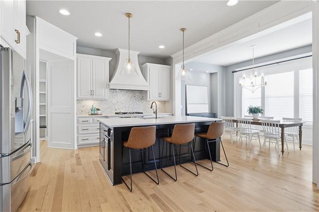 10305 W 170th Place, Overland Park, KS 66221