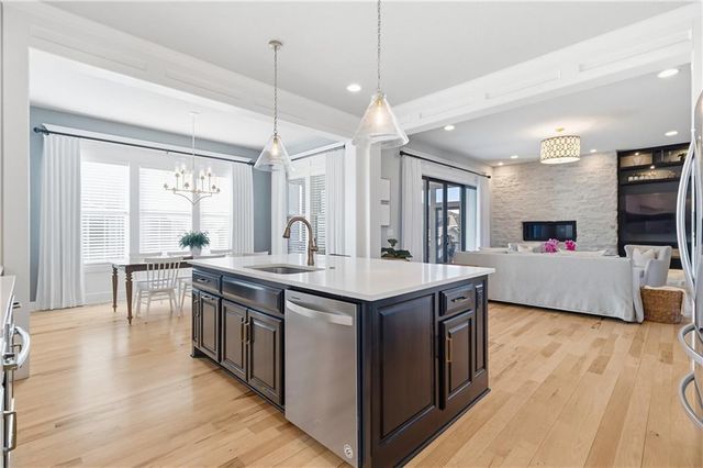 10305 W 170th Place, Overland Park, KS 66221