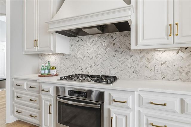 10305 W 170th Place, Overland Park, KS 66221