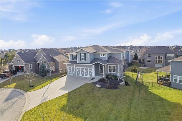 10305 W 170th Place, Overland Park, KS 66221