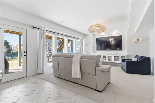 10305 W 170th Place, Overland Park, KS 66221