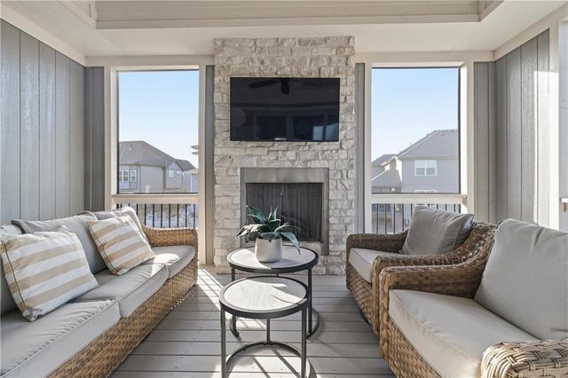 10305 W 170th Place, Overland Park, KS 66221