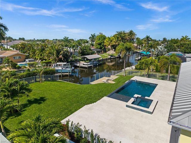1460 Venetian CT, Cape Coral, FL 33904
