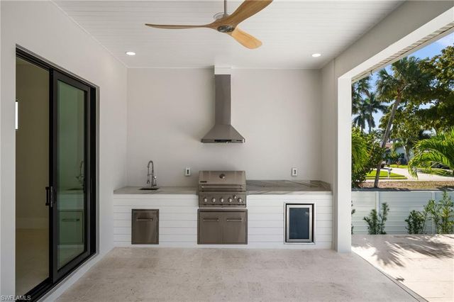 1460 Venetian CT, Cape Coral, FL 33904