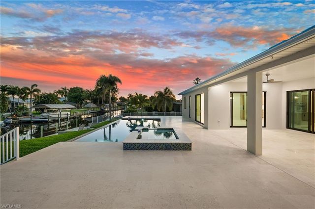 1460 Venetian CT, Cape Coral, FL 33904