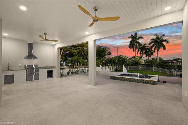 1460 Venetian CT, Cape Coral, FL 33904