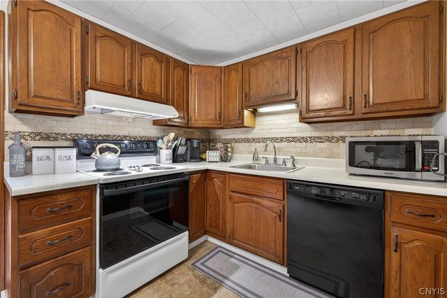 419 Fergerson Avenue, Clay, NY 13212