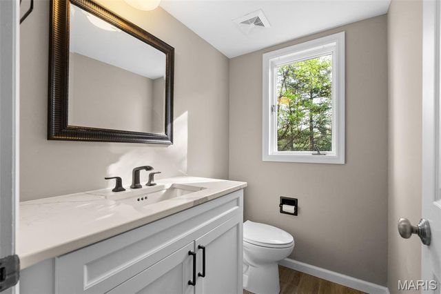 156 Highgrove Court, Chesterfield, MO 63005