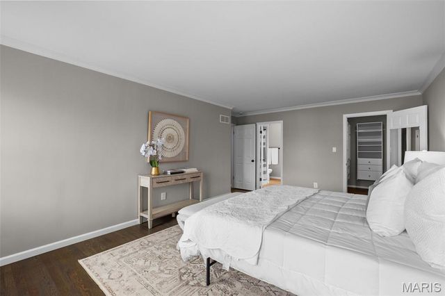 156 Highgrove Court, Chesterfield, MO 63005