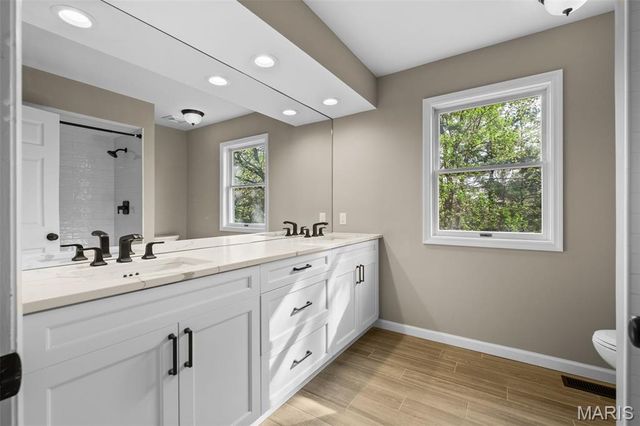 156 Highgrove Court, Chesterfield, MO 63005