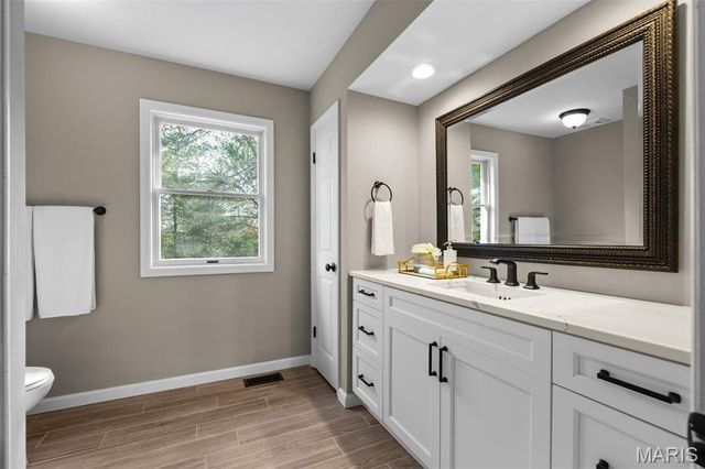 156 Highgrove Court, Chesterfield, MO 63005