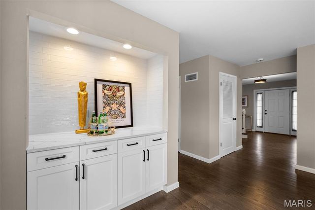 156 Highgrove Court, Chesterfield, MO 63005