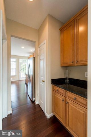 8913 YELLOWLEG CT, Gainesville, VA 20155