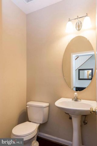 8913 YELLOWLEG CT, Gainesville, VA 20155