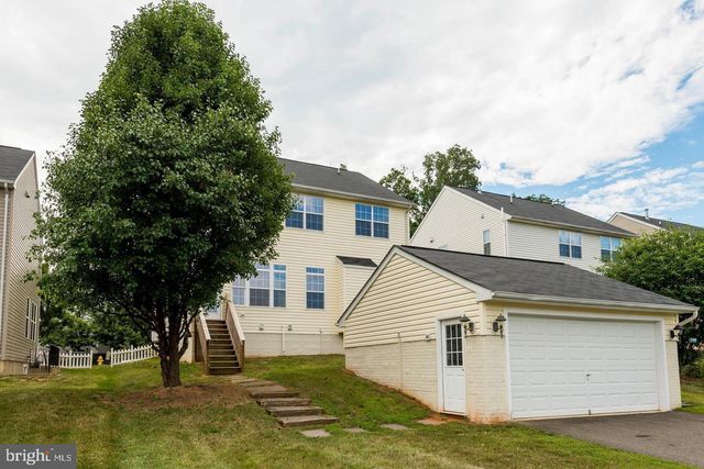 8913 YELLOWLEG CT, Gainesville, VA 20155