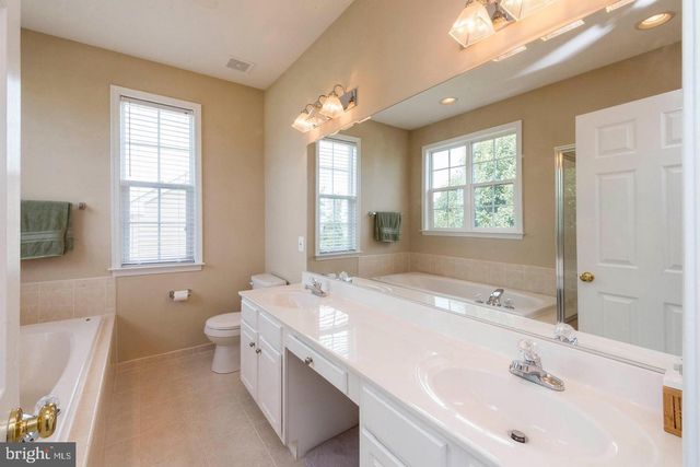 8913 YELLOWLEG CT, Gainesville, VA 20155