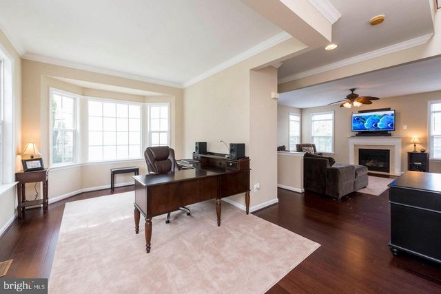 8913 YELLOWLEG CT, Gainesville, VA 20155