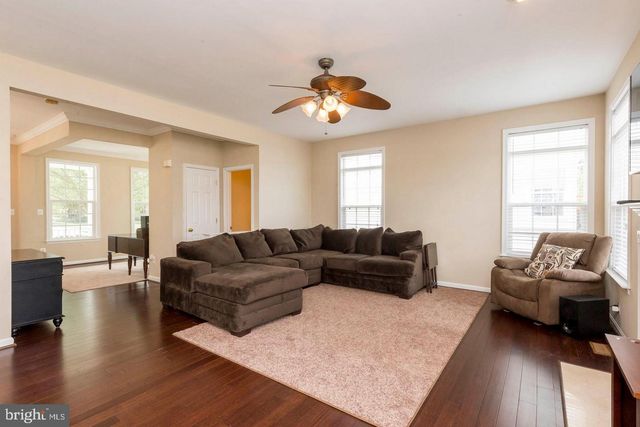 8913 YELLOWLEG CT, Gainesville, VA 20155