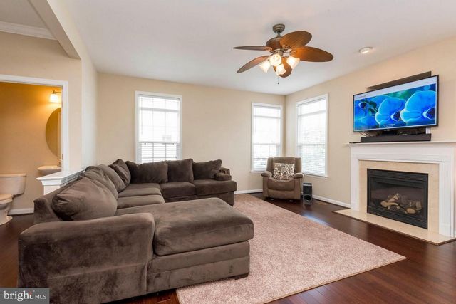 8913 YELLOWLEG CT, Gainesville, VA 20155