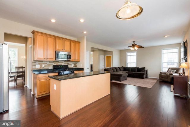 8913 YELLOWLEG CT, Gainesville, VA 20155