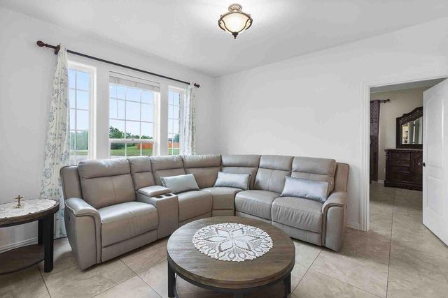 323 Woodbrook TRL, Buda, TX 78610