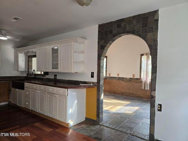 197 Wolfe Road, Sneedville, TN 37869