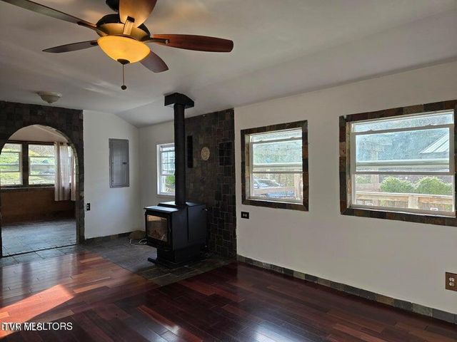 197 Wolfe Road, Sneedville, TN 37869