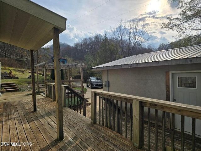 197 Wolfe Road, Sneedville, TN 37869