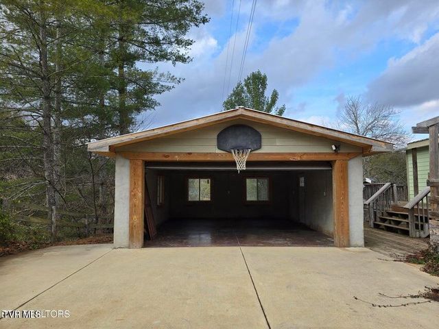 197 Wolfe Road, Sneedville, TN 37869